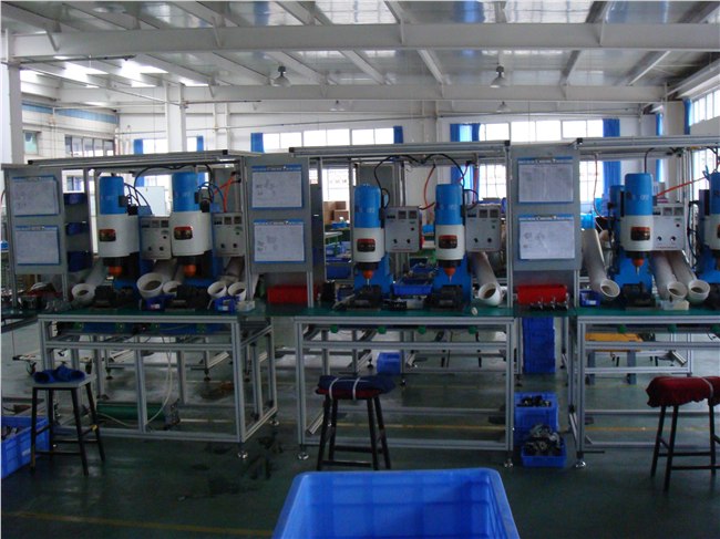 Fuel injector testing machine